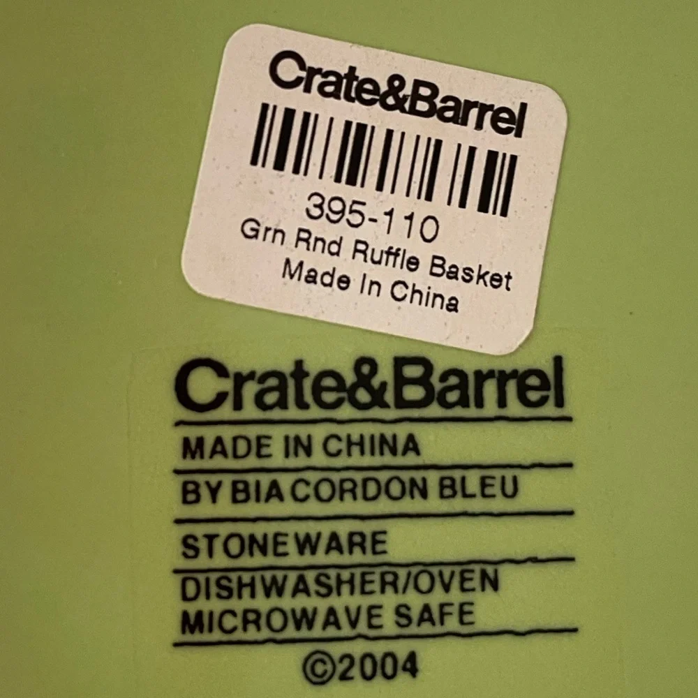 Crate&Barrel Vintage 2004 Green Stoneware Ruffle Basket Set of three items NWT